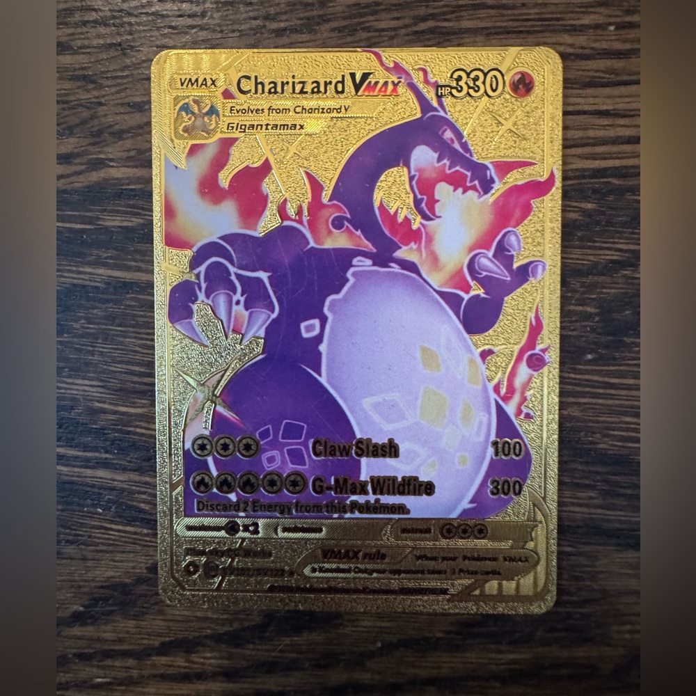 Pokemon Charizard VMAX Gold Card